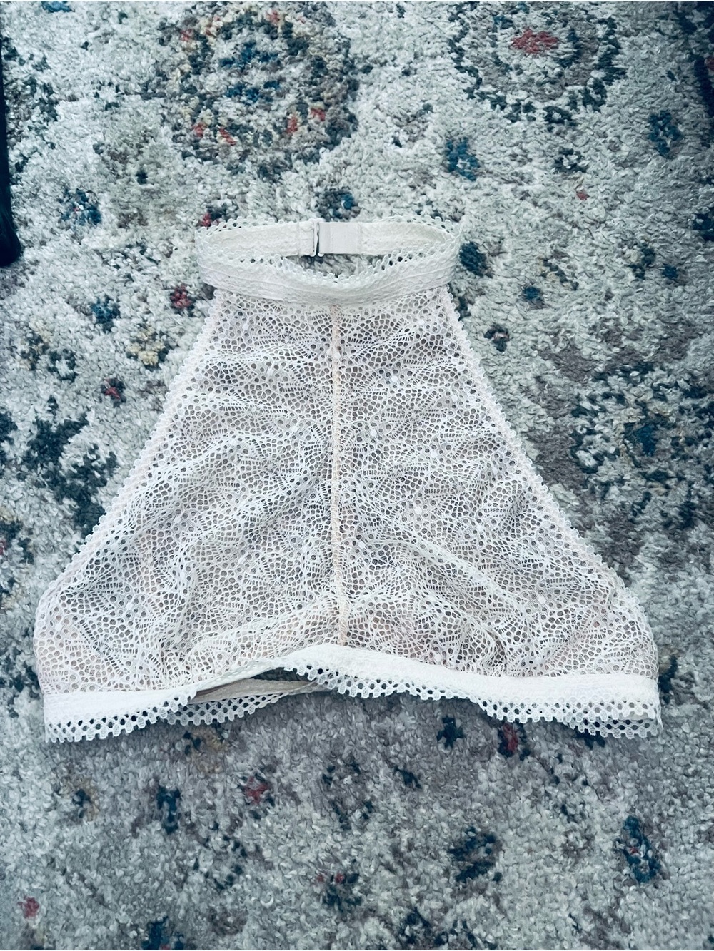 Victoria's Secret Cream Lace High-Neck Bralette Size Large